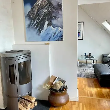 Sentral Og Solrik Lofts Leilighet, Med 2 Soverom